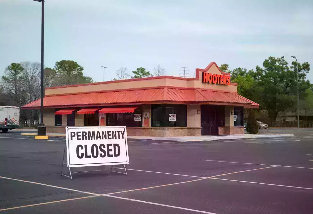 Closed Hooters Restaurant