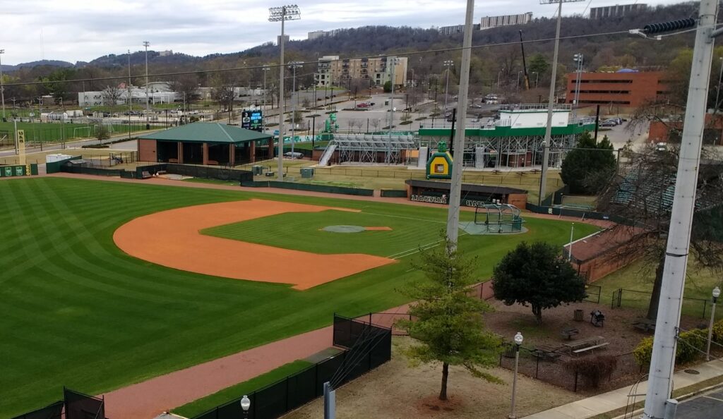 Baseball diamond with infield dirt and outfield grass